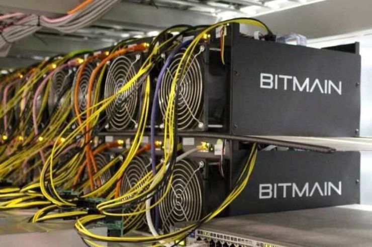 یکی از بزرگ‌ترین مزارع استخراج ارز دیجیتال در کشور که با استقرار در یکی از کارخانجات بزرگ ساوه، از برق با تعرفه صنعتی برای فعالیت خود استفاده می‌کرد، شناسایی شد.