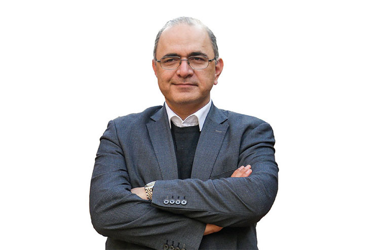 شهریار آل شیخ 2سال و 9 ماه قبل بر کرسی معاونت برنامه ریزی شهرداری مشهد تکیه  زد و 33 ماه بعد، با خواندن این بیت شعر از قیصر امین پور، با جایگاه معاونت شهرداری خداحافظی کرد. برنامه‌ریز چهل و چهارساله شهر حالا استعفا کرده است و دیگر نمی خواهد متولی یکی از مهم ترین حوزه های اجرایی در شهرداری باشد.