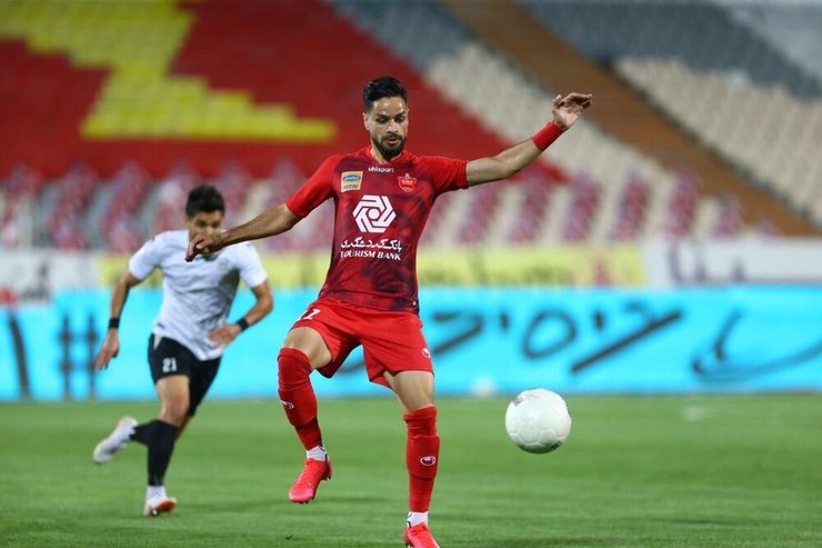 شاهین بوشهر نتوانست در برابر پرسپولیس 10 نفره مقاومت کند.