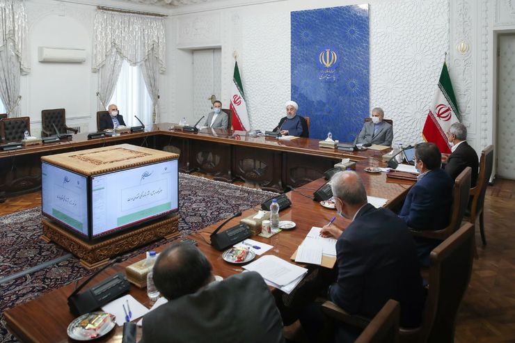 رئیس جمهوری بازی با قیمت ارز، سکه و بازار سرمایه را از متغیرهای اصلی عملیات روانی دشمن برای آشفته کردن اقتصاد کشور عنوان کرد و گفت: توطئه دشمنان در فروپاشیدن اقتصاد ایران به نتیجه‌ای نخواهد رسید.