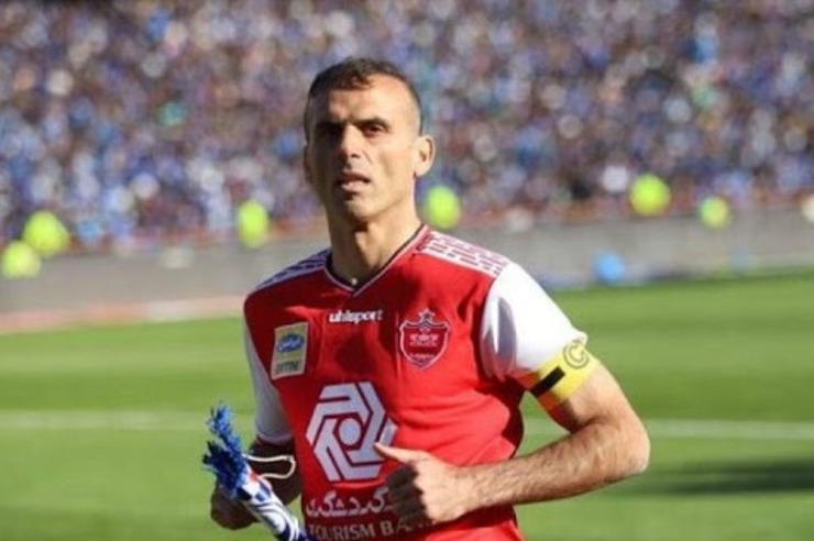 کاپیتان پرسپولیس دو فصل دیگر با سرخپوشان قرارداد دارد و با این تفاسیر بعید است او حالاحالاها به فکر خداحافظی باشد.