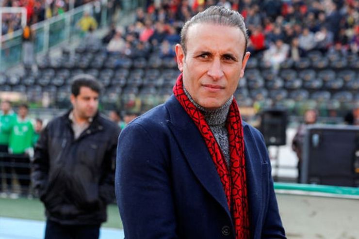 سرمربی پرسپولیس نسبت به جدایی سیدجلال حسینی و کریم باقری از پرسپولیس واکنش نشان داد.