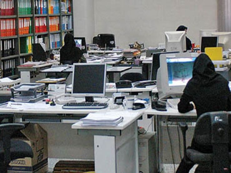 فرماندار مشهد گفت: ۸۰ درصد ادارات مشهد اقدامات مراقبتی و طرح فاصله گذاری اجتماعی را رعایت می‌کنند.