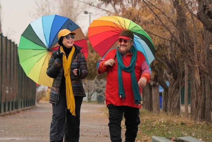 در فاصله یک هفته‌ مانده تا اکران «زن‌ها فرشته‌اند ۲» نخستین پوستر این فیلم منتشر شد.