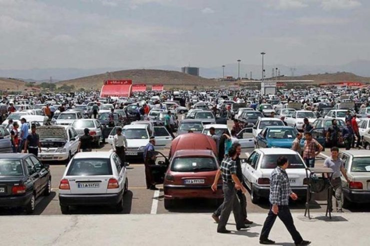  یک فعال بازار خودرو می‌گوید: در حال حاضر خودرو‌هایی همچون ۲۰۶ و پرشیا دو مدل خودرویی هستند که تقاضای خرید برای آن در بازار زیاد است. متقاضیان خرید خودرو بیشتر افراد مصرف‌کننده هستند.