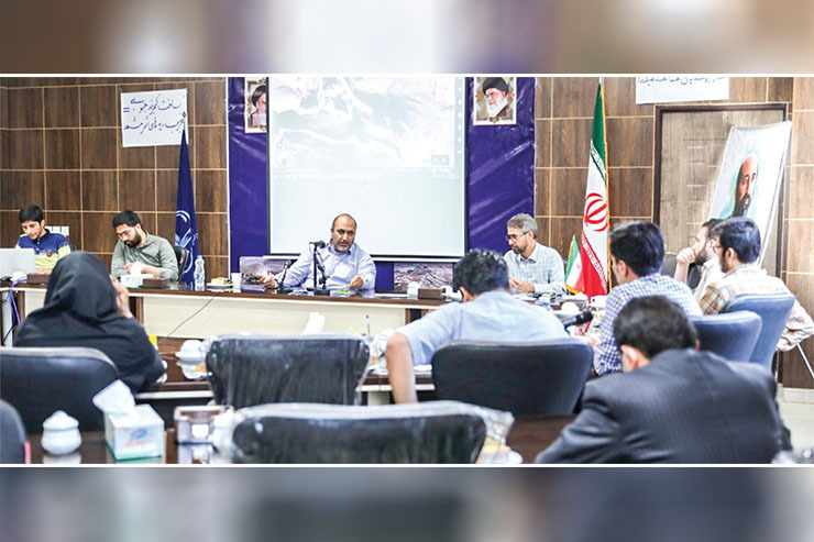 شهردار مشهد در نشستی ۲ ساعته به سؤالات منتقدان کمربند جنوبی در دانشگاه فردوسی پاسخ داد