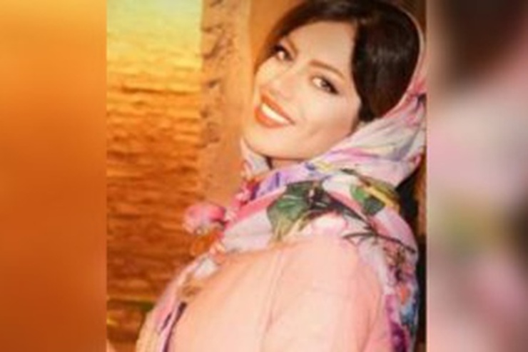 خواهر ریحانه عامری می‌گوید: ریحانه به خاطر اینکه از مشکل اخلاقی پدرم با اطلاع بود کشته شد تا پدرم راحت به کارهایش ادامه دهد.