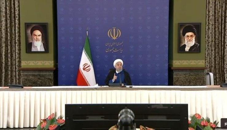 رئیس جمهور، کرونا هراسی را همانند عادی سازی و عادی انگاری بیماری کرونا، خطرناک دانست و تاکید کرد که مساله اصلی در روند مبارزه با بیماری کرونا، تقویت همکاری مردم و دولت است و بی تردید با تداوم روند تقویت این همکاری ها، می‌توانیم سریعتر از مشکلات عبور کنیم.