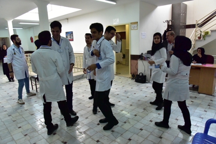 معاون فرهنگی و دانشجویی دانشگاه علوم پزشکی گناباد گفت: تمام دانشجویان مبتلا به کرونا در این دانشگاه بعد از گذراندن ۱۴ روز قرنطینه و درمان با حال عمومی خوب ترخیص شده و به منازل خود بازگشتند.
