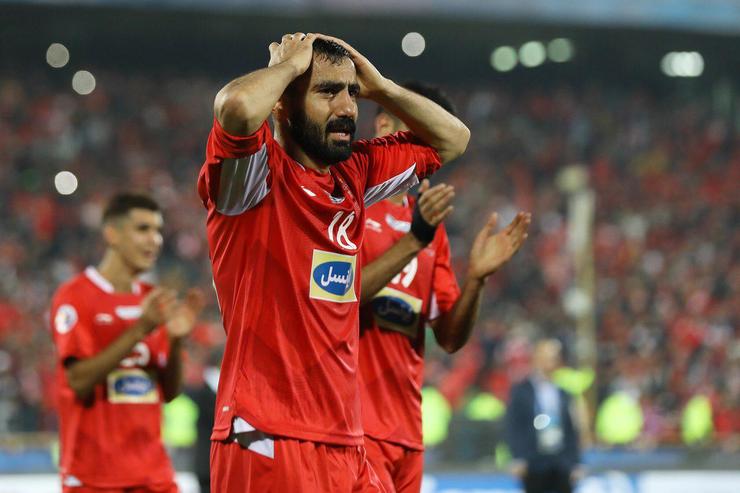 هافبک دفاعی تیم پرسپولیس به دلیل شکستگی استخوان کف پا تا پایان فصل به میدان نخواهد رفت.