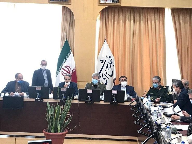 سخن‌گوی کمیسیون امنیت ملی و سیاست خارجی مجلس با ارائه گزارشی از حضور امروز وزیر دفاع در این کمیسیون، گفت: یکی از تأکیدات سرتیپ امیر حاتمی حمایت از تقویت توان دفاعی کشور بود که در این باره اعضای کمیسیون این موضوع را به عنوان ستون فقرات توسعه کشور عنوان کردند و تأکید شد در این مسیر مجلس یازدهم به‌طور جدی تقویت توان دفاعی کشور را به عنوان یک راهبرد دنبال خواهد کرد.