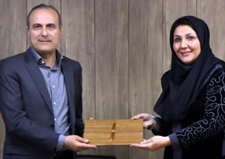 در بسکتبال نیروی کارآمد کم نداریم پس چه کاری است یک نفر همزمان دو شغل مهم داشته باشد؟