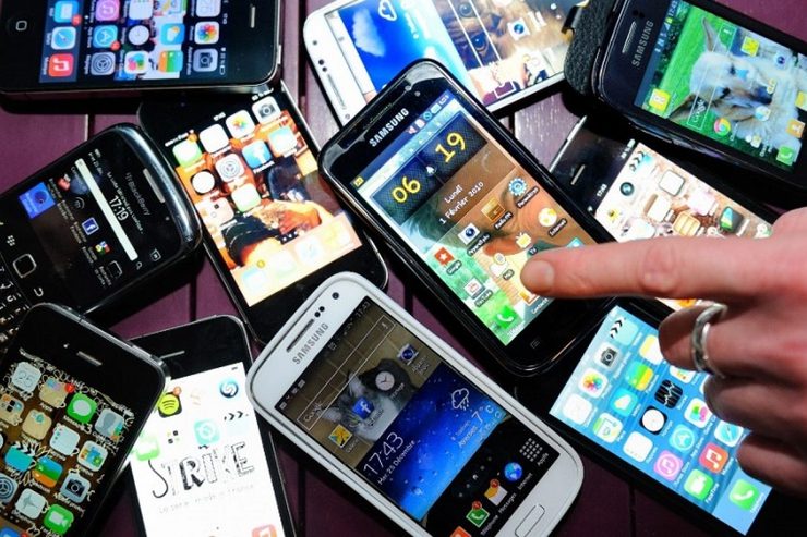قیمت انواع تلفن‌های همراه موجود در بازار روز شنبه ۲۸ تیر ۱۳۹۹ را مشاهده می‌کنید.