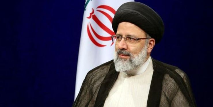 آیت‌الله رئیسی گفت: موضوع شفافیت خواست مردم است و فقط مختص قوه قضائیه هم نیست، بلکه برای همه قوای کشور است و اینکه مردم، نخبگان و صاحب‌نظران در جریان موضوعات باشند، نوعی صیانت‌بخشی برای همه دستگاه‌هاست.