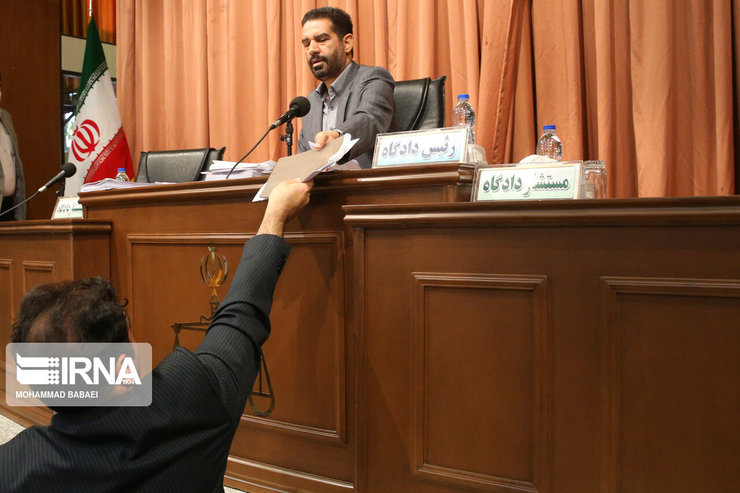 دهمین دادگاه رسیدگی به اتهام مدیرعامل سابق شرکت بازرگانی پتروشیمی و ١۴ متهم دیگر در شعبه سوم دادگاه ویژه رسیدگی به جرائم اخلالگران و مفسدان اقتصادی به ریاست قاضی مسعودی مقام برگزار شد.