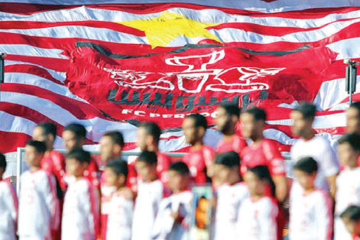 باشگاه پرسپولیس به‌دنبال آن است تا جشن قهرمانی را با حضور هوادارانش در ورزشگاه آزادی برگزار کند. اختلاف پانزده‌امتیازی پرسپولیس با تراکتور در صدر جدول باعث شده تا سرخ‌ها در آستانه چهارمین قهرمانی متوالی خود در لیگ برتر قرار بگیرند.