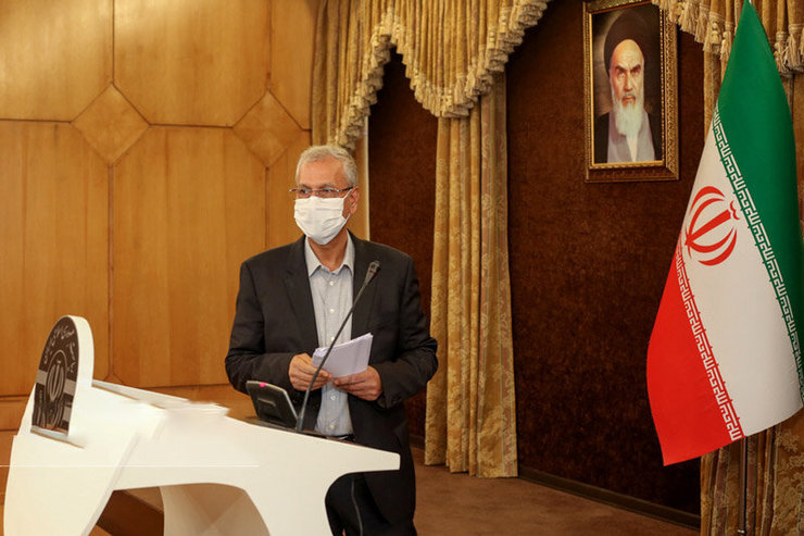 سخن‌گوی دولت با اعلام اینکه قیمت واقعی ارز بسیار کمتر از قیمتی است که امروز در بازار است و این افزایش قیمت مصنوعی و ناپایدار است، گفت: خوشبختانه منحنی ارز در حال پایین آمدن است و این در نتیجه تلاش‌های بانک مرکزی برای بازگشت ارز به قیمت واقعی خود است.