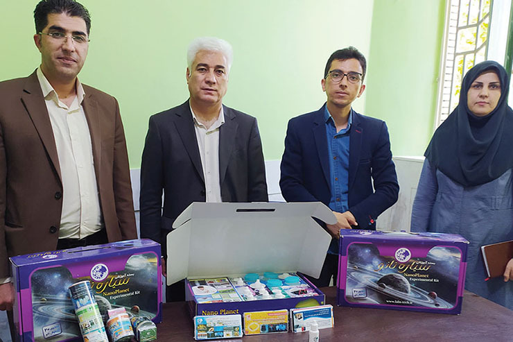 دستگاه تولیدکننده پرتو فرابنفش به همت پژوهش‌سرای ملاصدرا در مشهد و با هدف مبارزه با ویروس کرونا و بهبود شرایط محیطی در مکان‌های آموزشی ساخته شد.
مهدی‌زاده مقدم، سازنده این دستگاه با اعلام این مطلب گفت: زندگی پس از کرونا شرایط و روابط جدید خود را می‌طلبد که در این میان مهم‌ترین بخش آن همدلی و کمک همه جامعه در ایستادگی و مبارزه با این ویروس کشنده است.