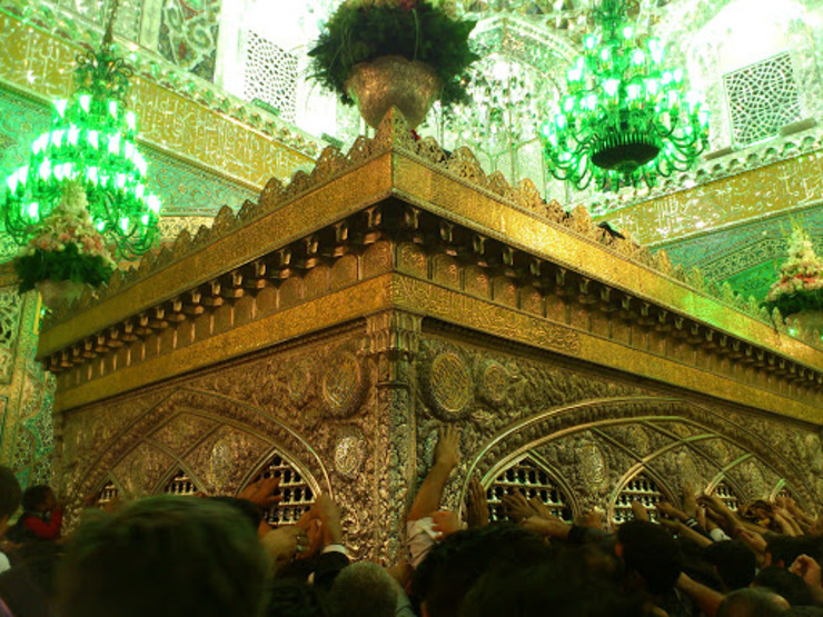 علیرضا افتخاری مسئول گنجینه تاریخ حرم موزه مرکزی آستان قدس رضوی از نمایش جعبۀ فولادی ظرف کلید ضریح مطهر متعلق به قرن نهم هجری قمری در این گنجینه خبر داد.