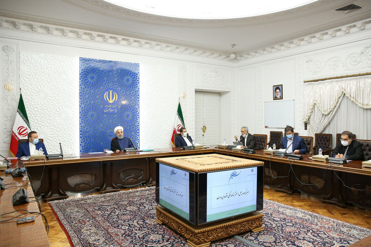 رئیس جمهوری در جلسه ستاد اقتصادی دولت تأکید کرد: انتشار اوراق خزانه، تحکیم بازار سرمایه، هدایت نقدینگی و کنترل قیمت‌ها، رونق‌بخشی به بورس و خروج دولت از بنگاه‌داری باید هرچه سریع‌تر اجرا شود تا مردم شاهد آثار مثبت آن در اقتصاد کشور باشند.