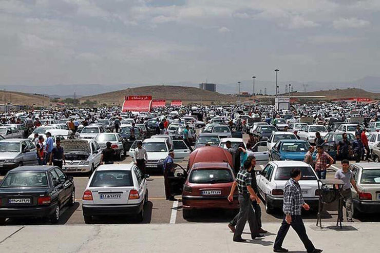 در حال حاضر خودرو مانند سایر بخش ها، مانند مسکن، بورس، لوازم‌خانگی و سایر کالا‌ها با تنش و نوسان قیمت مواجه شده است. در موارد عنوان شده نمی‌توان مقصر را تنها تولیدکننده دانست بلکه یک زنجیره‌ای وجود دارد که هر کدام به اندازه خود در بروز وضعیت پیش آمده دخیل هستند.
