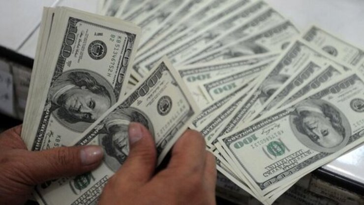 عضو هیات رئیسه اتاق بازرگانی ایران می‌گوید: قیمت واقعی دلار ۱۲ هزار تومان است و در این بازه زمانی قیمت دلار نباید بیش از ۱۲ هزار تومان باشد.