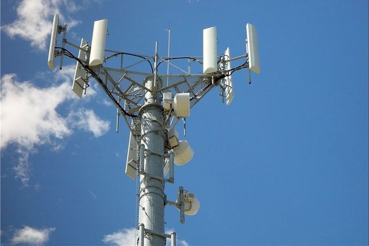 مهدی یعقوبی معاون خدمات شهری شهرداری مشهد گفت: بررسی‌های دقیق مبتنی بر تکنولوژی روز دنیا نشان می‌دهد شدت امواج الکترومغناطیس در شهر مشهد ۹۰ درصد پایین‌تر از استاندارد جهانی است.