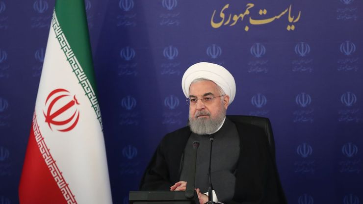 نرخ ارز، نقدینگی و کسری بودجه مسائل نگران کننده اقتصاد ایران هستند که به نظر می‌رسد رئیس جمهوری به طور مداوم این مسائل را رصد می‌کند. در همین راستا امروز حسن روحانی، رئیس جمهوری ایران درباره این مسائل با رئیس بانک مرکزی گفت‌وگو کرد.