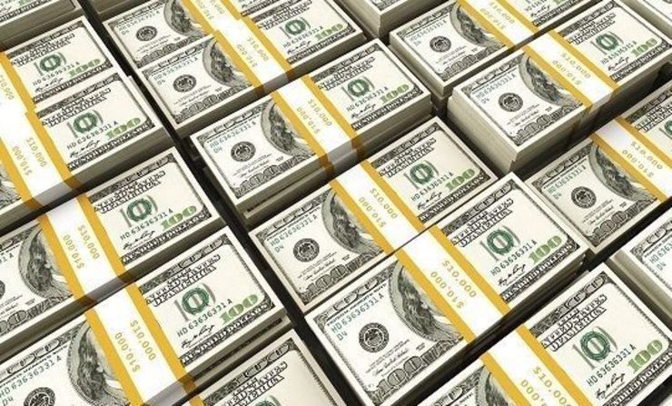  به گفته فعالان، روز جمعه در معاملات پشت خطی، نوسان‌گیران با جوسازی به دنبال بالا بردن قیمت‌ها بودند و گفته می‌شد که قیمت در مقطعی حتی به بالای ۲۳ هزار و ۵۰۰ تومان رفته است. این مساله می‌تواند آغاز معاملات روز جاری دلار را تحت تاثیر قرار دهد.