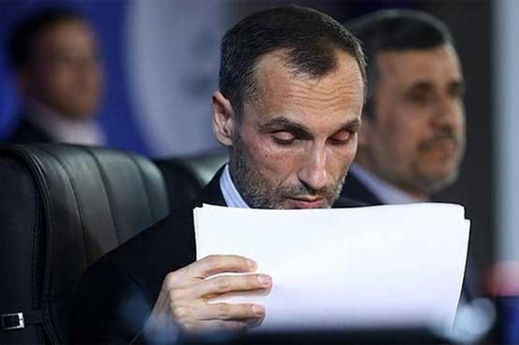 فرزند حمید بقایی معاون احمدی‌نژاد: «پدرم براثر فشار عصبی دیگر بار در بیمارستان بستری شده است. در این روز عرفه و روز شهادت حضرت مسلم‌بن‌عقیل برای همه مظلومان و بیماران به‌ ویژه پدر عزیزم دعا کنید.»