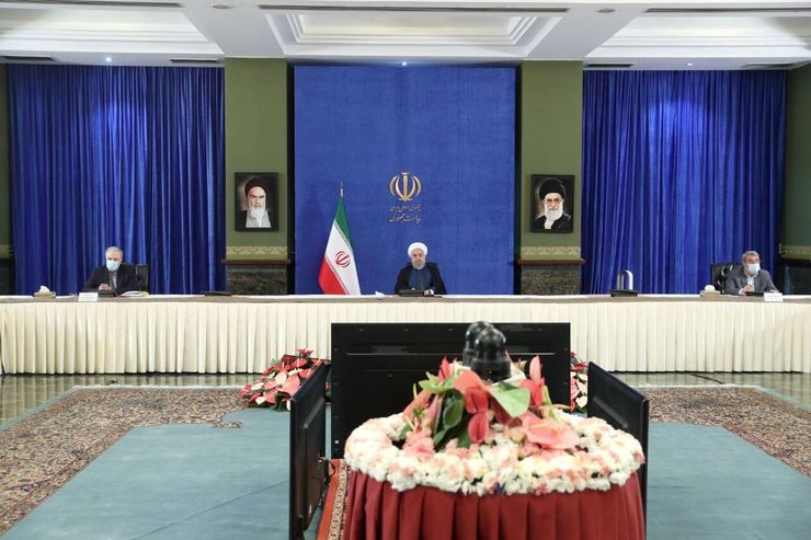 رییس جمهوری با بیان اینکه ۱۰ استان از پیک کرونا عبور کرده‌اند، گفت: تمام مقرراتی که از روز اول تا به حال توسط وزارت بهداشت اعلام شده همچنان به قوت خود باقی است و تا روزی که وزارت بهداشت اعلام کند واکسن قابل قبول در اختیار است، تا آن روز باید همه مقررات را رعایت کنیم.