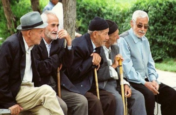 در طرح یاری اعتبار خرید کالا به مبلغ یک میلیون و ۲۰۰ هزار تومان به حساب بازنشستگان و وظیفه‌بگیران واریز شده است.
