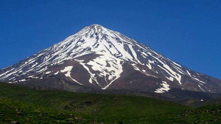 معاون اول رئیس جمهوری گفت: تحت هیچ شرایطی، هیچ فرد و دستگاهی نمی‌تواند نسبت به دماوند تعرض و یا دخل و تصرفی داشته باشد. دماوند در طول تاریخ نماد هویت ملی ایرانیان بوده است.