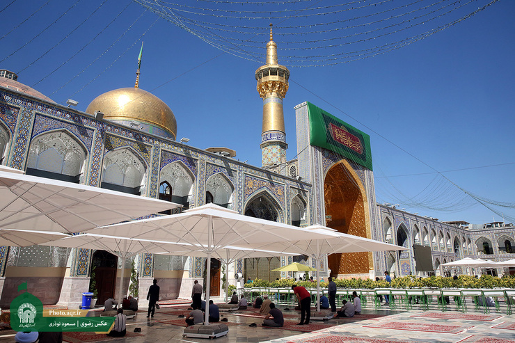 تولیت آستان قدس رضوی نوشت: امروز ۱۲ مرداد نخستین فاز عملیات اجرایی نصب سایه‌بان‌ها در صحن‌های اصلی حرم مطهر آغاز و با استمداد حضرتش، انشاءالله به مرور شاهد افزایش آن‌ها خواهیم بود.