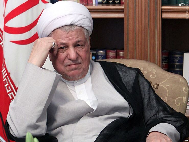 سه‌سال‌ونیم از درگذشت آیت‌الله هاشمی‌رفسنجانی سپری شده است اما همچنان خبرها، نقل‌قول‌ها و سخنانش می‌تواند واکنش ایجاد کند. در تازه‌ترین واکنش، محسن هاشمی، فرزند مرحوم هاشمی، در نامه‌ای به رئیس صداوسیما از تخریب آیت‌الله در رسانه ملی گله کرده و نوشته در تلویزیون شاهد جعل حقایق تاریخی هستیم !