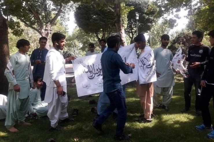 فرمانده انتظامی تهران بزرگ از بازداشت ۱۹ نفر از افرادی خبر داد که در پارک ملت اقدام به تجمع غیرقانونی کرده و پرچم طالبان را به نمایش درآورده بودند.