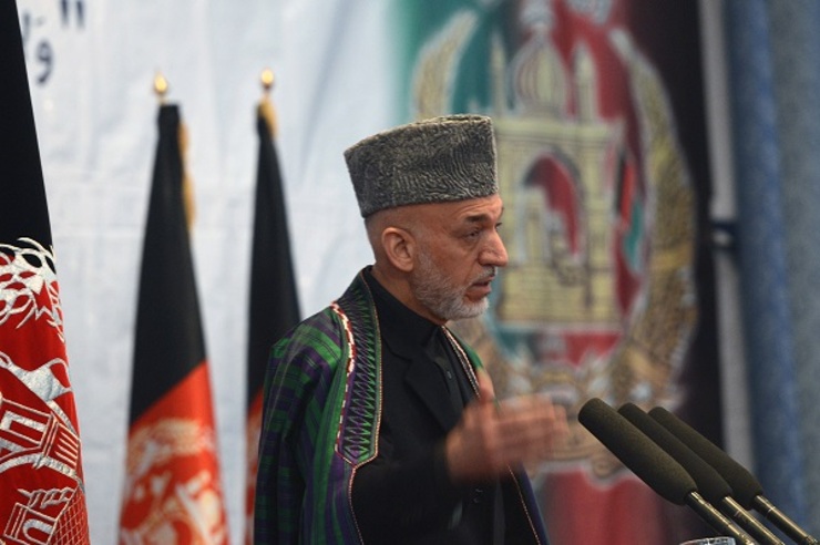 رییس‌جمهور پیشین افغانستان می‌گوید که مذاکرات دولت با طالبان ۳ روز بعد در قطر برگزار می‌شود. نمایندگان مردم افغانستان در نشست مشورتی صلح توافق کردند که ۴۰۰ زندانی طالبان با امضای اشرف غنی از زندان آزاد شوند.