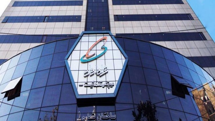 ماجرا از جمعه ۱۳ تیر کلید خورد! یعنی زمانی‌که کاربرانی ناگهان متوجه افزایش قیمت تمام بسته‌های اینترنتی در مقایسه با قبل شدند، به طوری‌که قیمت در بعضی موارد به ۲ برابر نیز می‌رسد. برخی بسته‌های محبوب به‌خصوص بسته‌های بلندمدت شش‌ماهه و یک‌ساله که عمدتا از حجم اینترنت بالایی برخوردار بودند نیز حذف شده یا مقدار حجم ارائه‌شده در آن‌ها کاهش یافته و این در حالی است که همراه اول و ایرانسل هنوز توضیح رسمی در این باره نداده‌اند!