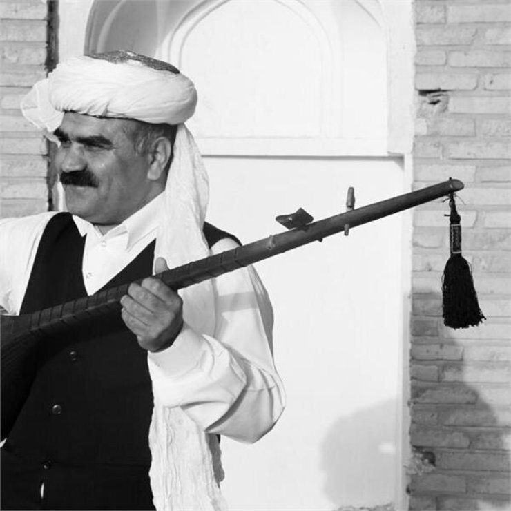 عیسی رستمی افین استاد موسیقی مقامی خراسان جنوبی، چهارشنبه ۱ مردادماه بر اثر ابتلای به بیماری کرونا در شهر قاین دار فانی را وداع گفت.