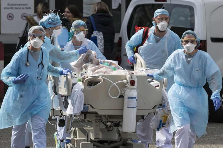 مدیر مرکز آموزشی پژوهشی درمانی قائم(عج) از مراکز زیر پوشش دانشگاه علوم پزشکی مشهد اظهار کرد: تمامی بخش‌های کرونایی این مرکز به جز بخش مغز و اعصاب تا آخر هفته جاری پاک می‌شود و بیماران کرونایی این مرکز درمانی هم به بیمارستان امام رضا(ع) منتقل می‌شوند.