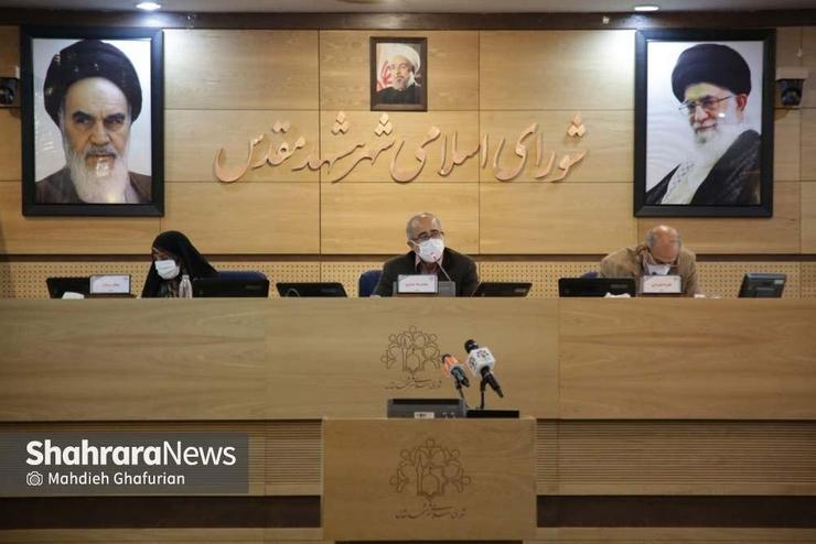 رئیس شورای اسلامی شهر مشهد گفت: کرونا همچنان وجود دارد اما با رعایت  پروتکل ها و استفاده از ماسک  توسط مردم  مرگ و میر کاهش پیدا کرده است.