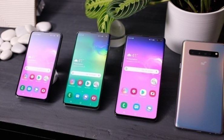 گوشی موبایل Samsung Galaxy J۶ plus-۳۲G به قیمت یک میلیون و ۲۸۰ هزار تومان در بازار به فروش می‌رسد.