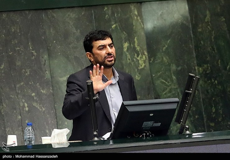سخن‌گوی هیئت‌رئیسه مجلس شورای اسلامی با تشریح روند بررسی صلاحیت وزیر پیشنهادی صنعت در جلسه روز چهارشنبه مجلس شورای اسلامی گفت که احتمالا رئیس جمهور در جلسه رأی اعتماد حضور نخواهد داشت.