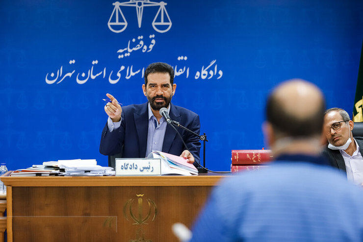 شانزدهمین جلسه دادگاه رسیدگی به اتهام مدیرعامل سابق شرکت بازرگانی پتروشیمی و ۱۴ متهم دیگر به ریاست قاضی مسعودی مقام برگزار شد.