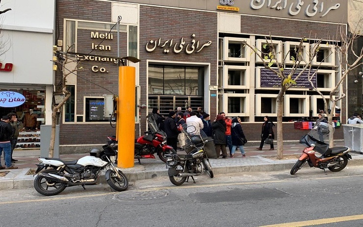 صرافی ملی از این پس تنها در صورت ثبت نام اینترنتی و ارائه کدرهگیری به مشتریان ارز می‌فروشد.