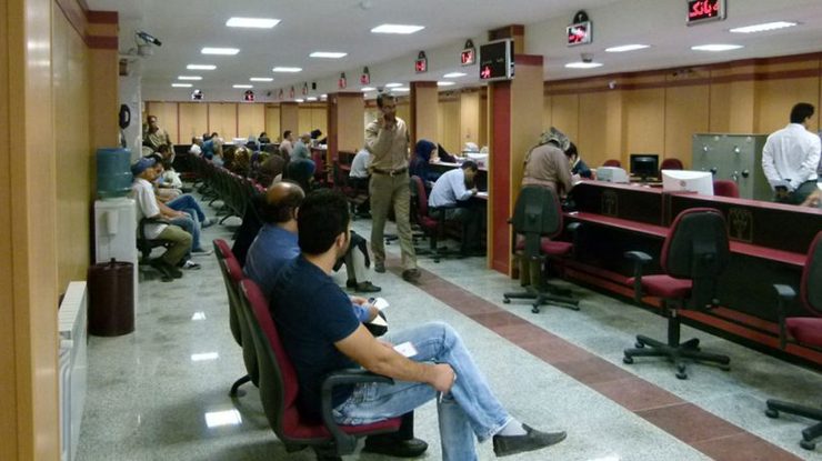 به‌ظاهر سیاست‌گذار حوزه پولی و بانکی کشور اکنون سعی دارد با افزایش نرخ سود بین‌بانکی، سود سپرده را کمی بالا ببرد. اما با وجود اظهارات اخیر برخی مدیران بانکی درباره ناتوانی بانک‌ها در پرداخت سود بیشتر، چقدر احتمال دارد بانک‌ها بر سر افزایش سود سپرده و تعیین نرخ جدید با هم به توافق مجدد برسند؟