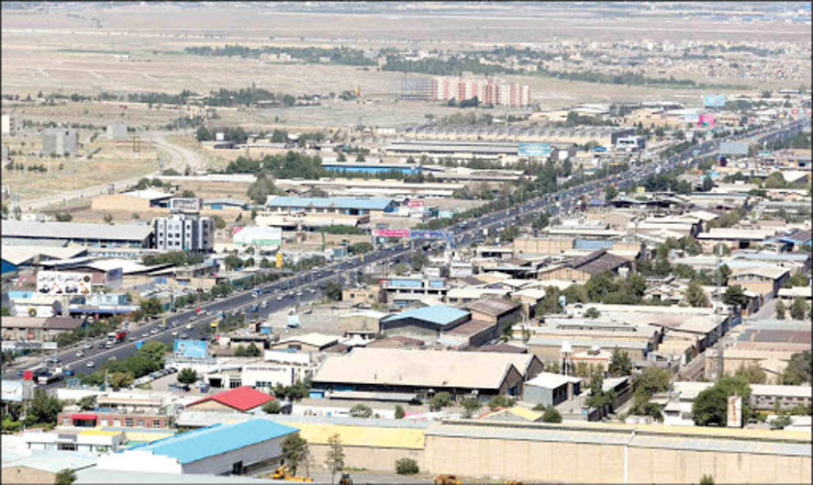 مناقشه بر سر صدور پایان‌کار صنایع محور غرب مشهد کم‌کم به پایان خود نزدیک می‌شود. این صنایع که جزو باسابقه‌ترین‌های خراسان رضوی هستند، مدت طولانی است که با چالشی حقوقی مواجه‌اند. شکل‌گیری مناقشه صنایع محور غرب مشهد حول محیط‌زیست و قرارگیری آبخوان مشهد در این محدوده بود.