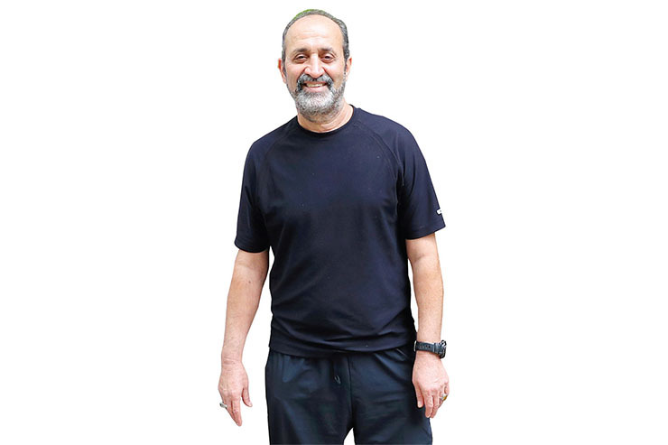 مأموریت غیرممکن اکبر میثاقیان در انزلی ممکن شد و قو‌های سپیدانزلی که تا پیش از ۸ بازی آخر با این مربی کهنه‌کار، در رده هفدهم جدول بودند، بعد از آمدن مربیِ چالش‌ها توانستند در لیگ بمانند.