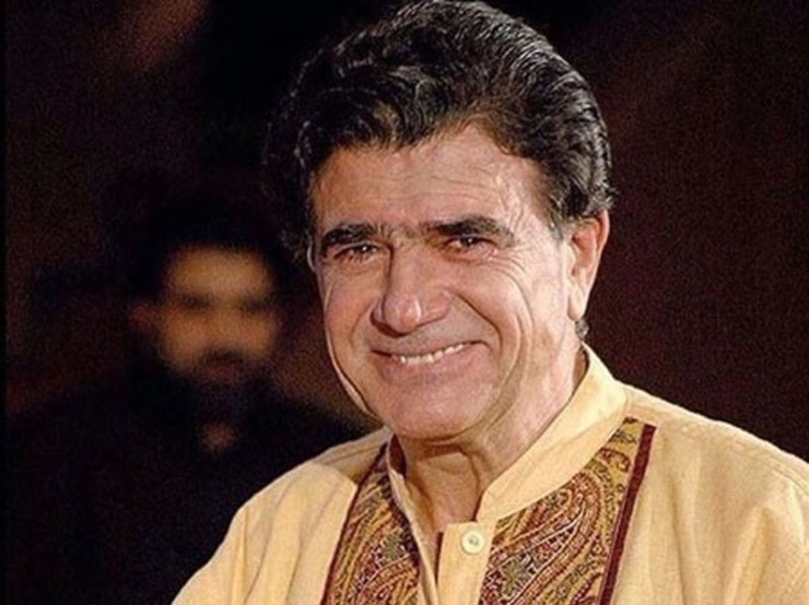 در چند روز گذشته قلب دوستداران استاد شجریان چند مرتبه ایستاد. دوستداران و طرف‌دارانی که با دیدن تیتر «حال استاد شجریان خوب نیست»، حالشان بد شد، گریستند یا در خودشان فرورفتند. آن‌ها این روزها خیلی بیشتر از همیشه تصنیف‌های استاد را برای خودشان پخش کردند و بار دیگر فهمیدند چه صدای معرکه‌ای دارد استاد.