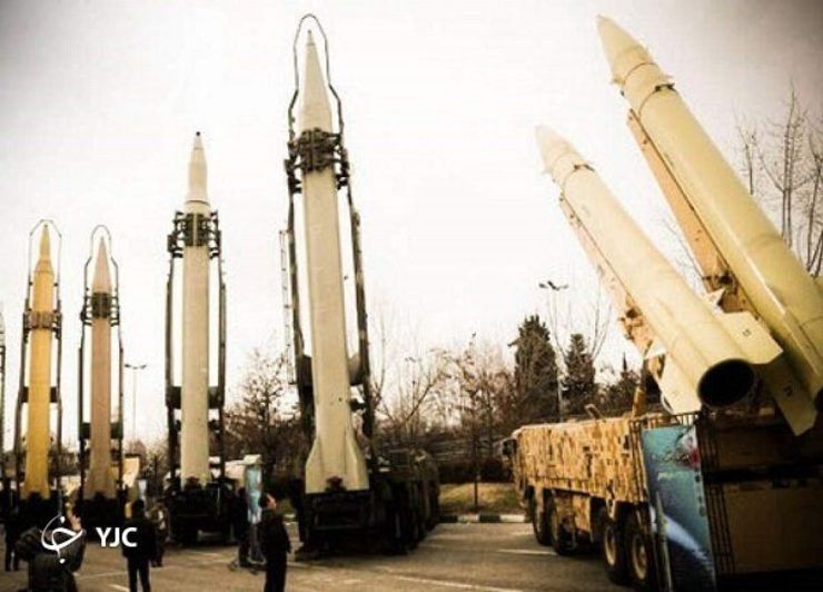 وزیر دفاع و پشتیبانی نیرو‌های مسلح از افتتاح سه طرح، یک نمایشگاه و خط تولید موتور اوج هواپیمای کوثر به مناسبت روز صنعت دفاعی خبر داد.